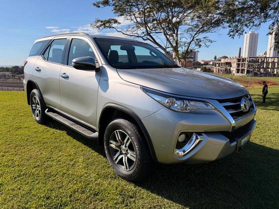 TOYOTA HILUX SW4 2.7 SRV 7 LUGARES 4X2 16V FLEX 4P AUTOMÁTICO